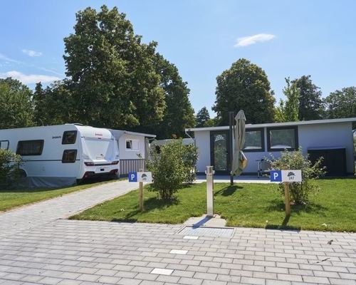 Parkplatz Seasoncamper Allee